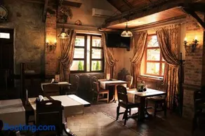 Charda Hotel - Image 4