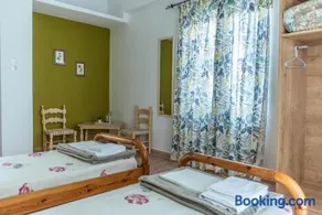 ZIROS Guesthouse - Image 3