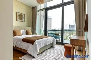 Private Room in Luxurious 3BR Apartment with BURJ KHALIFA view in Downtown near Dubai Mall - Image 2