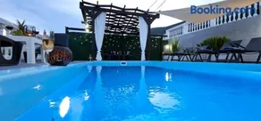 Sunny Holiday House with pool - Image 2
