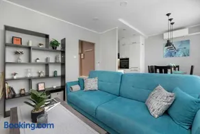 Spacious Apartment with Air Conditioning, Desk and Balcony by Noclegi Renters - Image 2