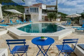 Villa Needa's - New Hope Poolside Studio - Image 4