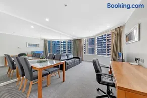 Comfy One Bedroom Apartment In Heart of The Rocks - Image 4
