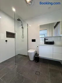 Coastal Family Home Close to Beach - Image 3