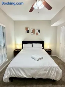Luxury Dallas Escape- Resort View Prime Location - Image 5