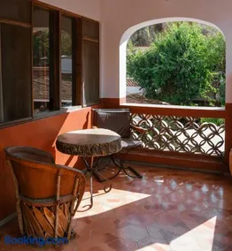 Hotel y Restaurant Embajadoras - Image 4