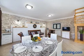 Ana Apartments - Image 1