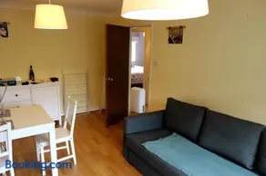 NEW Cosy 2 Bedroom Flat - Englefield Green - Image 4