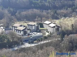 Appartement spacieux pour 8 pers., avec balcon et parking à Brides-les-Bains - Image 3