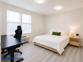 Private Room Near MetLife Stadium & NYC & Parking - Image 1