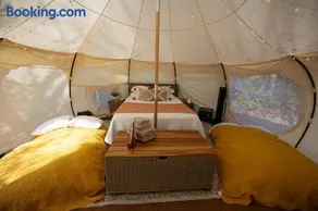 Kentucky Creekside Getaway with Outdoor Tub - Image 3