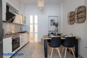 Camara Luxury Apartments (Deluxe Apartment) - Image 3
