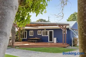 Blue Cottage on Donovan - Cosy Augusta Escape - Image 2