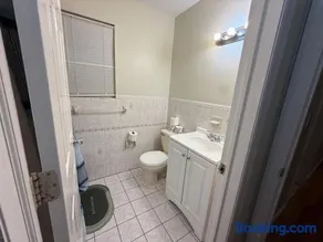 Branch brook Park Elegant 3 bedroom by EWR Airport NYC - Image 3