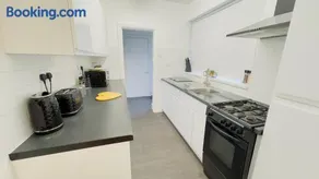 New King-size bed en-suit, luxury refurbished home - Image 2