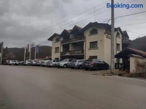 Family Hotel Shipkovo - Image 3