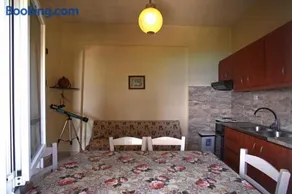 Traditional house on Afytos rock - Image 5