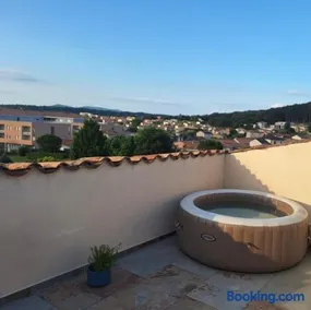 Appartement chaleureux avec jacuzzi-Terrasses rooftop-Rafraîchisseur-Parking-wifi - Image 1