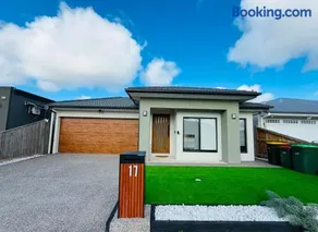 Azure Haven Luxury 4BR Home with 4 Ensuite Bathrooms - Image 2