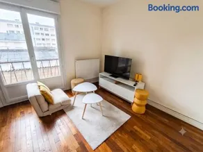 Cozy and modern studio, Near Chartres Station - Image 1