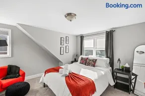 5 BR Stay Near Northwest Stadium for March 29 COL vs FRA - Image 5