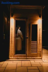 Cozy, Hot Tub, Sauna, Heated Floors, EV, Nespresso - Image 2
