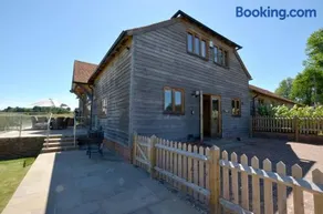 4 Bed in Tenterden oc-tn608 - Image 5