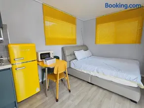Twin Stay1 - Image 2
