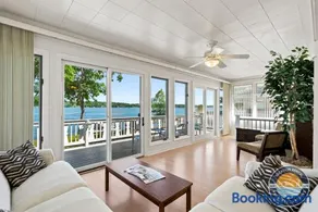 Lake Delavan Lakefront Home Pier Sleeps 6 - Image 2