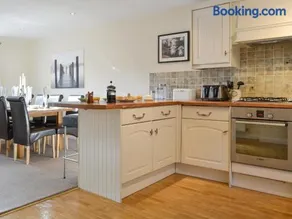 Rolton House - Image 5