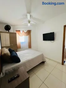 100m da praia, churrasqueira e suite e 2 banhiros para 5 pessoas com vista mar - Image 4
