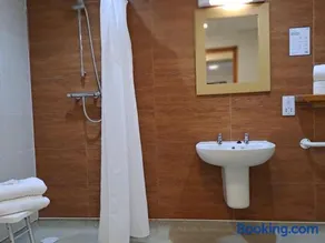 Villager Hotel, Ingoldmells - Image 3