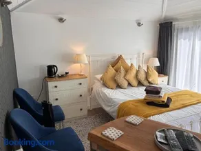 Stylish Cabin in East Sussex near Newhaven ferry - Image 4