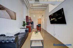 Entire 1 bedroom in the heart of KW downtown across Google - Image 3