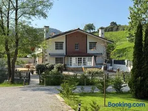 GURAH Boutique Apartments - Image 1