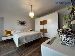 Guesthouse Villa Stanger 2 - Image 2