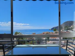 Vistas al mar. Junto a la playa. Garaje y piscina. - Image 2