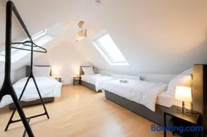 Stay and Work Apartment - 8 single beds - Garage - Image 4