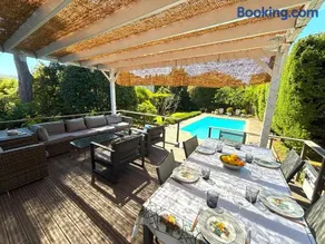 Cannes Villa Warm, Peaceful Retreat with Private Garden & Pool - Image 1