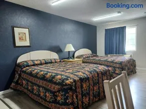 Studio Inn and Suites - Image 5
