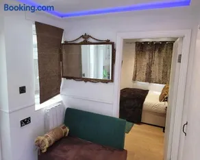 Sweet mini 1 bedroom flat-sleeps up to 2 guest - Image 3