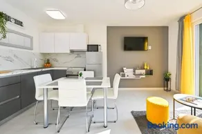 Apartment Noemi with a direct beach view - Image 3