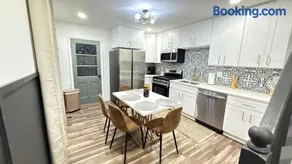 DC Edge stunning three-bedroom House - Image 4