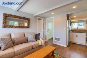 Bette's Bungalow - Image 2