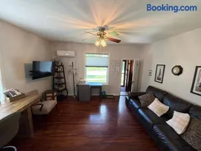 Rice Street Suite 1BR Downtown - Image 2