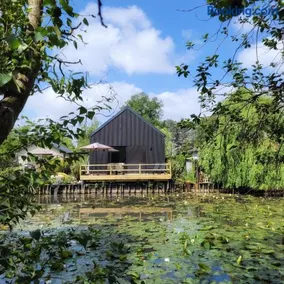 Vakantiewoning aan het water, vissen, wandelen en genieten in de natuur - Image 1