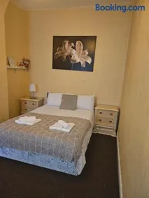 GO BIG ! Entire cozy House for max 8 people near city center - Image 3
