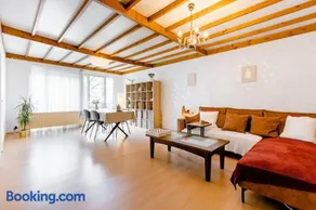 Digital Nomad Station - Bedroom with Desk and more - Image 3