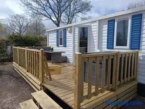BJ Chalets - Simonsgat 40 - Vakantiepark Lauwersoog- Chalet aan SPEELTUIN - Image 2