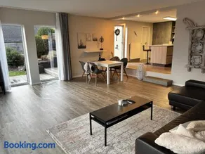 Ferienwohnung mit Terrasse und eigenem Garten in Ortsrandlage - Image 1